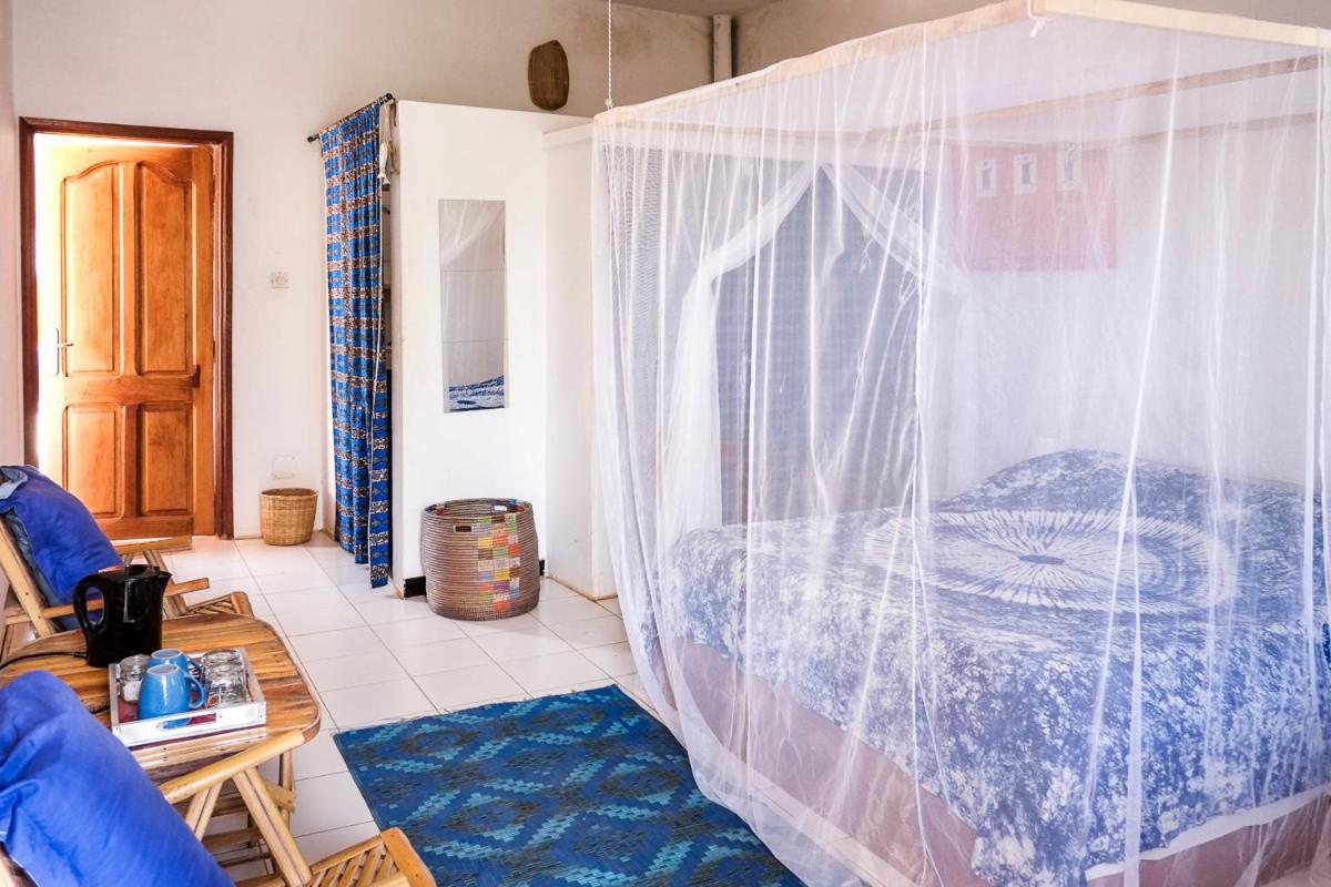 Keur Dofie Bed & Breakfast Toubab Dialaw Dış mekan fotoğraf